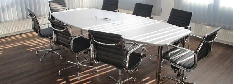 Конференц-зал, Компания