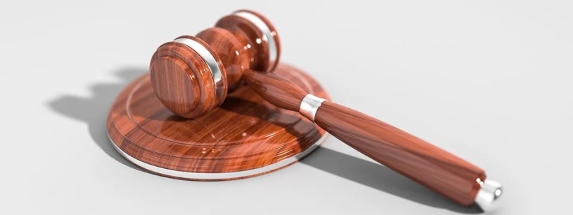 Юрист, Право