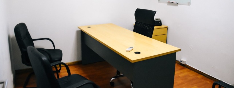 Юрист, Офис