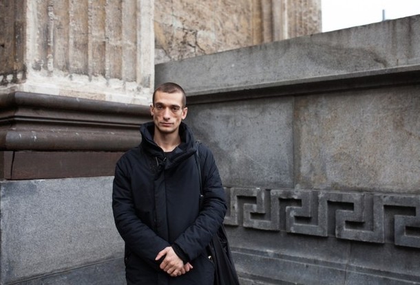 Российский художник лишен премии имени бывшего президента Чехии