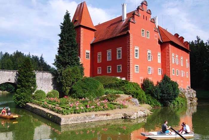 Замок Червена Лгота