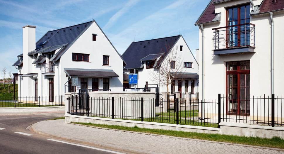 Забор, Недвижимость