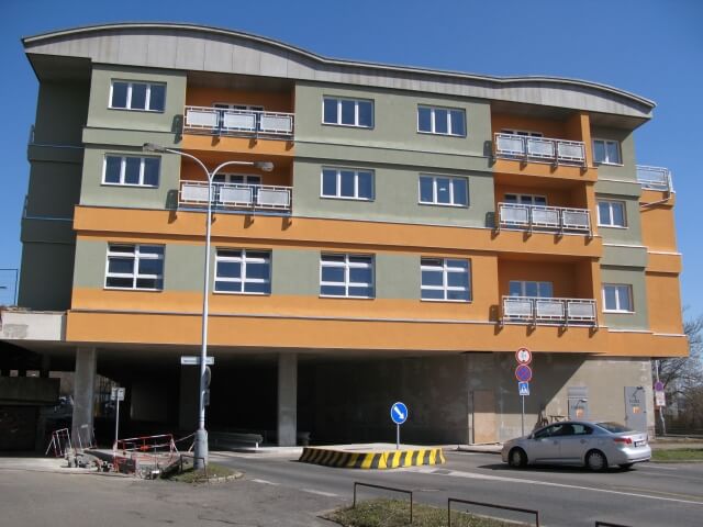 Продажа квартир в районе вилловой застройки вблизи озера – Прага 9