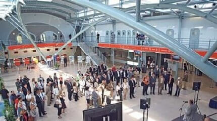 Интерьер зала Карловарского аэропорта