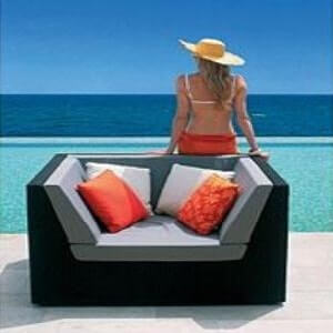 Часты сочетания темно коричневого цвета. Kресло с подушкой из коллекции Sunday