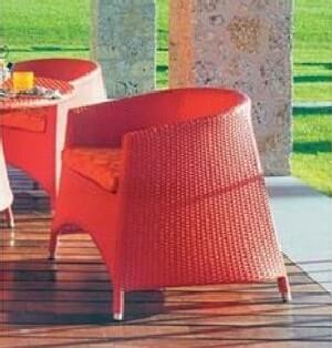 Еще один пример выраженной цветистости плетеной мебели