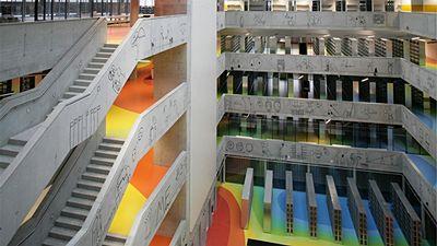 Национальная техническая библиотека в Праге, строгий интерьер