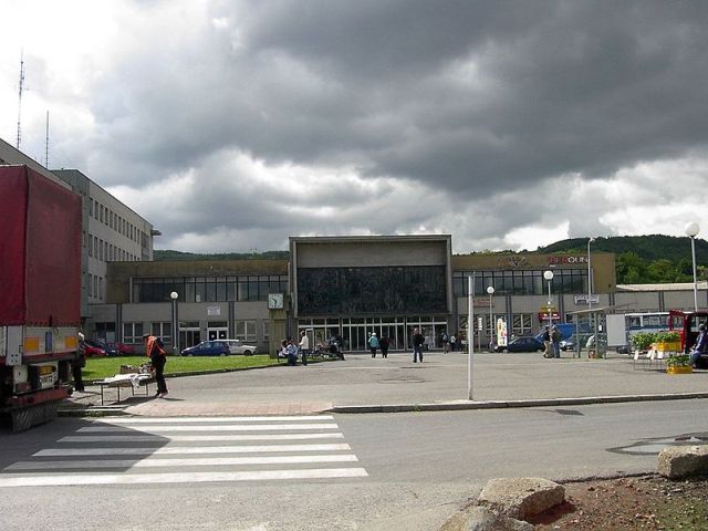 Вокзал в Бероуне (постройки 1972 года)