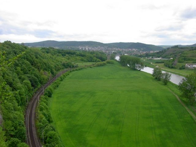 Вид на Бероун, реку Бероунку и главный путь с Тетинской скалы
