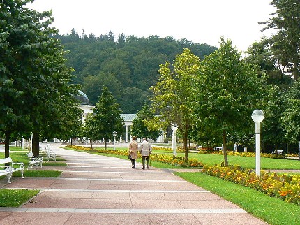 Парком к Колоннаде