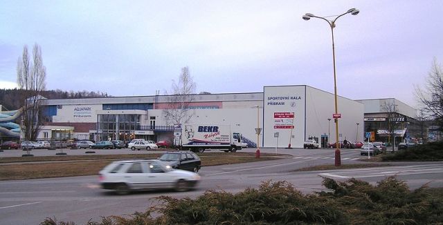 Спортивный зал в Пршибраме – база местной команды «ВК Вавекс» на фоне зимнего стадиона