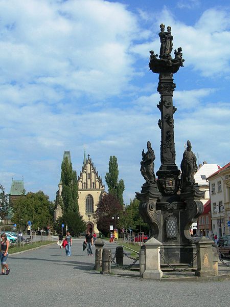 Maрианский столб нa площади