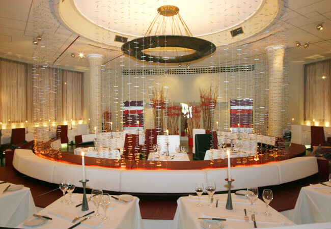 Mercedes Forum Bar a Café в Чехии